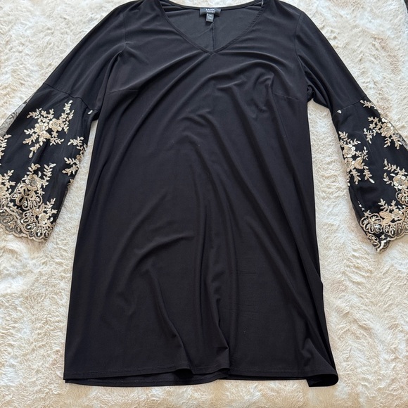 Elegant Black Dress with Gold Embroidered Sleeves - Picture 3 of 3